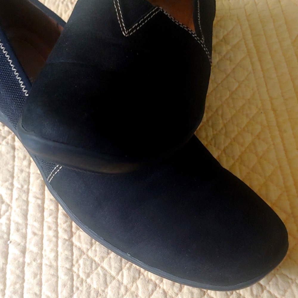 Naturalizer Shoes - Picture 3 of 5